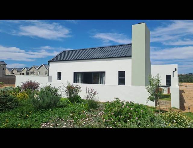 2 BEDROOM HOUSE FOR SALE IN STILBAAI-WES